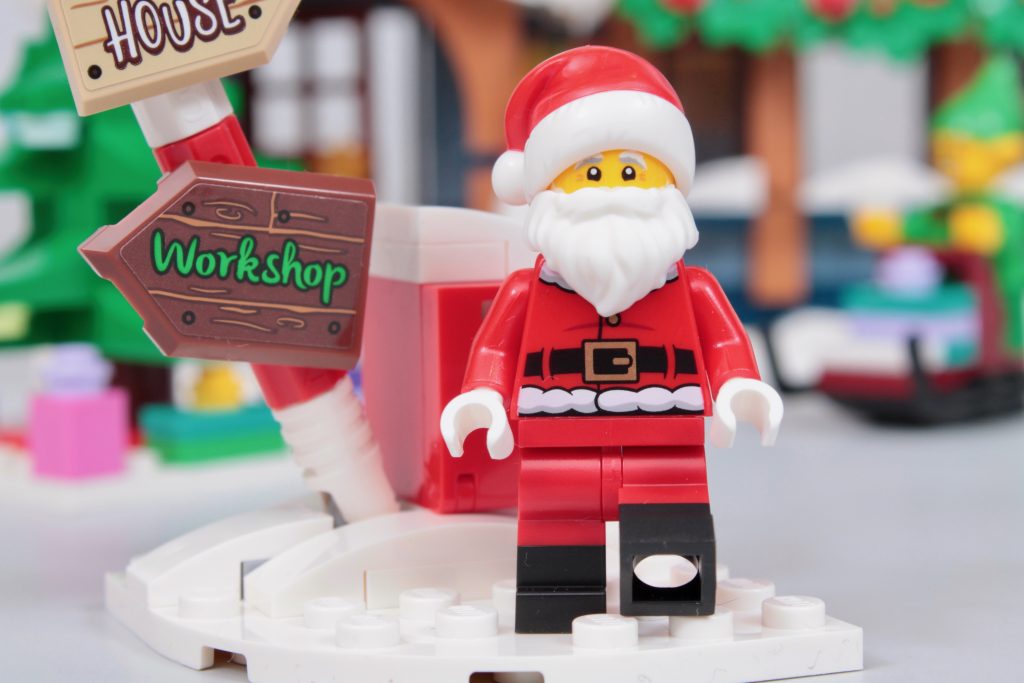 LEGO Winter Village 10339 Santas Post Office review 42 1024x683