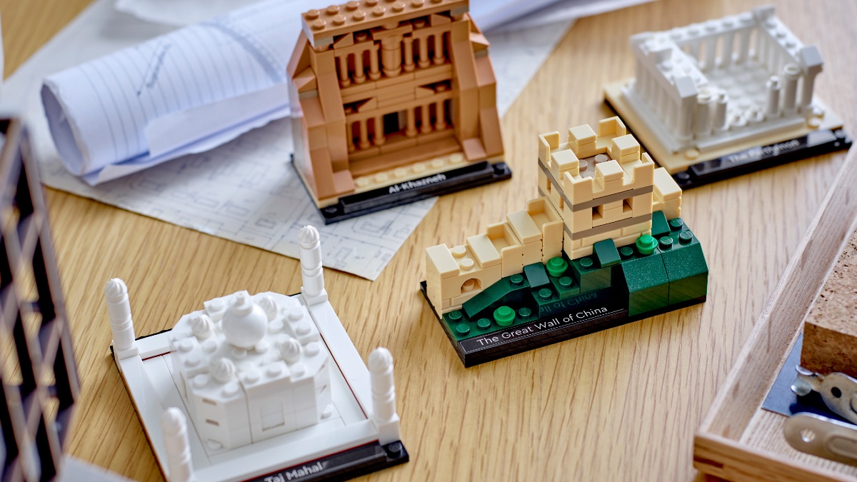 New LEGO Architecture and Seasonal sets available in VIP Rewards Centre