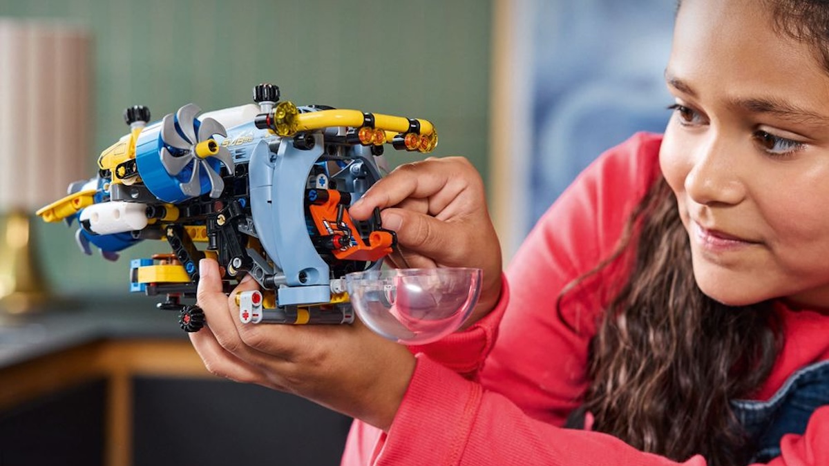 First look at five LEGO Technic 2025 sets for the skies and seas