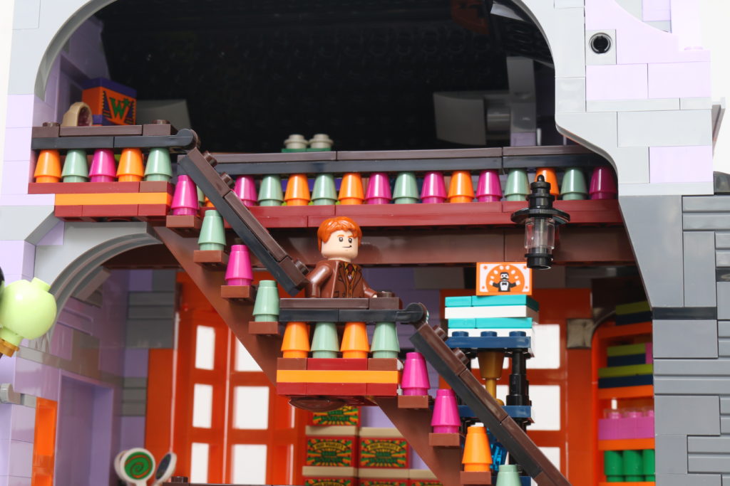 LEGO Harry Potter 75978 Diagon Alley review 5