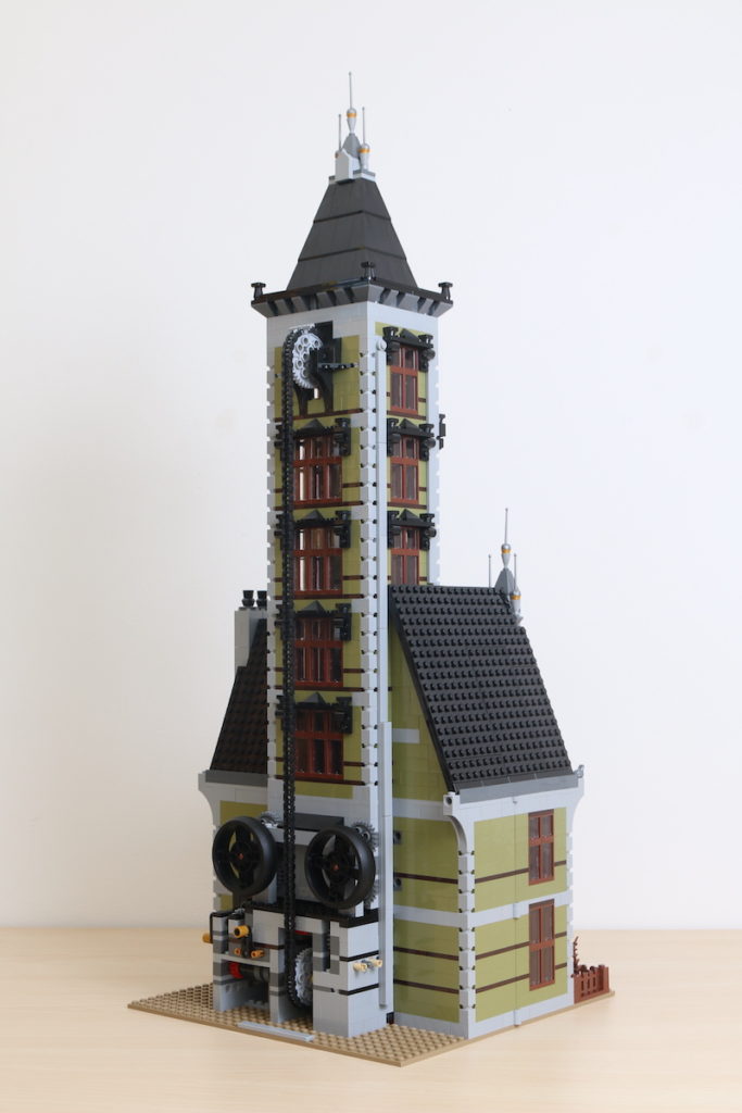 LEGO Fairground Collection 10273 Haunted House review 27