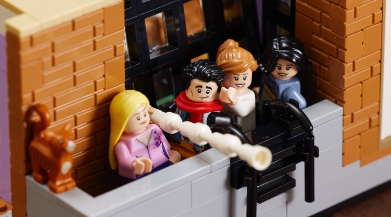In pictures: LEGO 10292 Friends Apartments