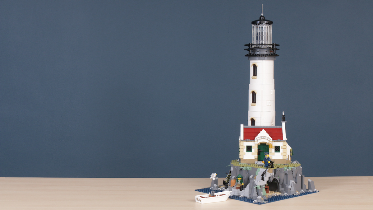 LEGO Ideas 21335 Motorised Lighthouse review