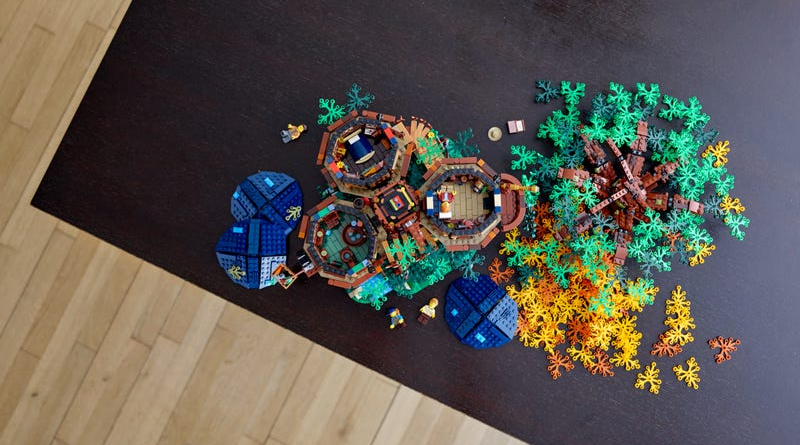 LEGO Ideas 21318 Tree House may no longer be retiring this year