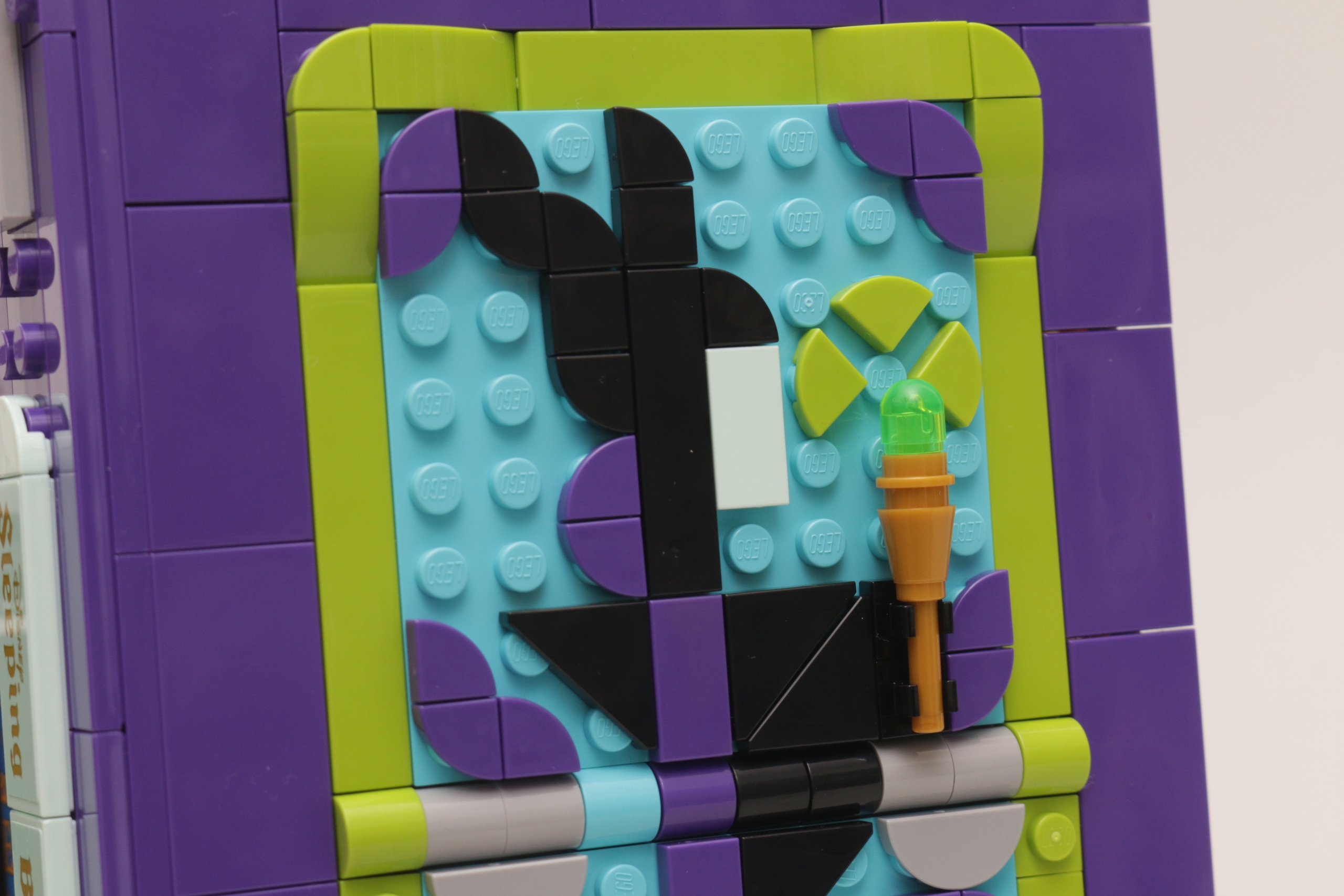 LEGO Disney 100 43227 Villain Icons review 39 scaled
