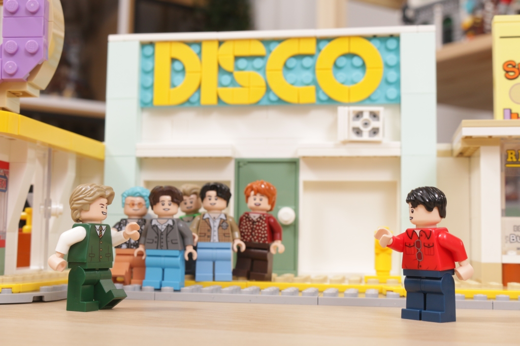 LEGO Ideas 21339 BTS Dynamite Bangtan Boys Jin Suga j hope RM Jimin V Jung Kook review 38 1024x683